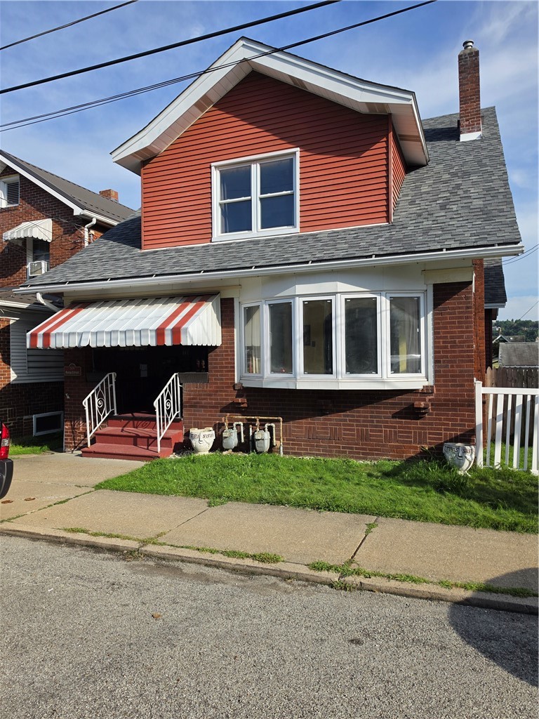 526 Roup Street Tarentum PA 15084