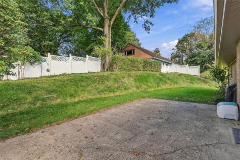 125 Schar Court Shaler PA 15209