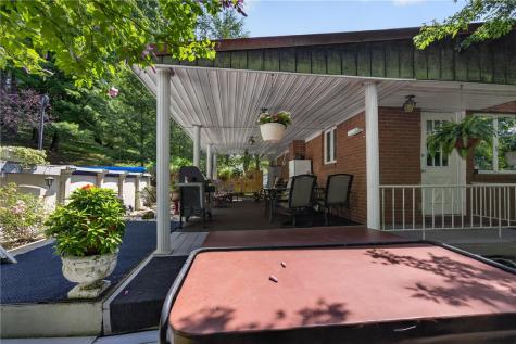 27 Sunset Drive Mcdonald PA 15057