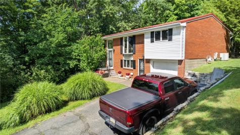 27 Sunset Drive Mcdonald PA 15057