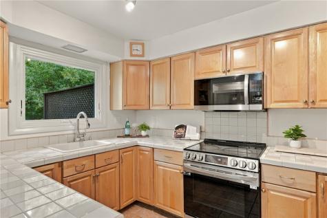 1125 Sunrise Drive Mt Lebanon PA 15243