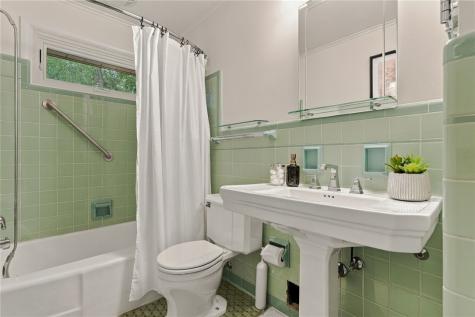 1125 Sunrise Drive Mt Lebanon PA 15243