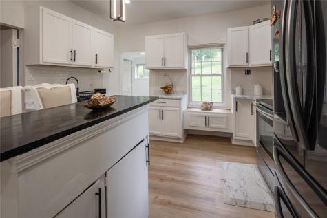 6 Browarsky Boulevard Avella PA 15312