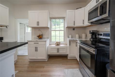 6 Browarsky Boulevard Avella PA 15312