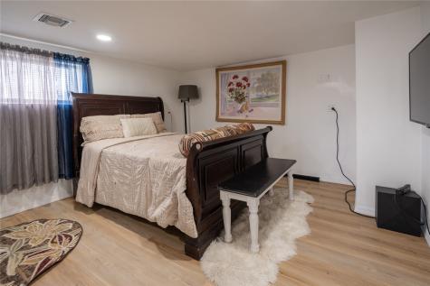 6 Browarsky Boulevard Avella PA 15312