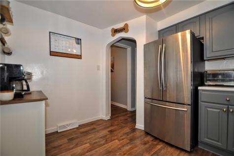 5164 Glenhurst Road Lincoln Place PA 15207