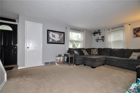 5164 Glenhurst Road Lincoln Place PA 15207