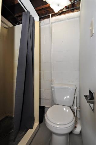 5164 Glenhurst Road Lincoln Place PA 15207