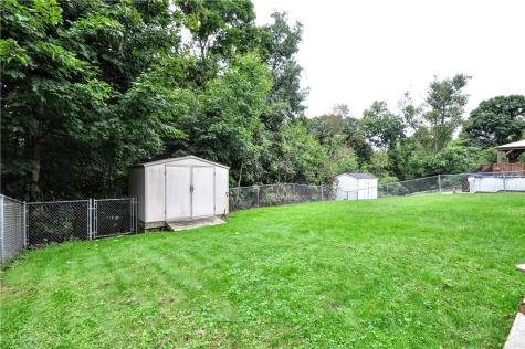 5164 Glenhurst Road Lincoln Place PA 15207