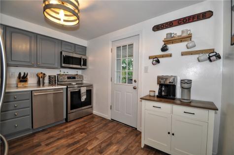 5164 Glenhurst Road Lincoln Place PA 15207