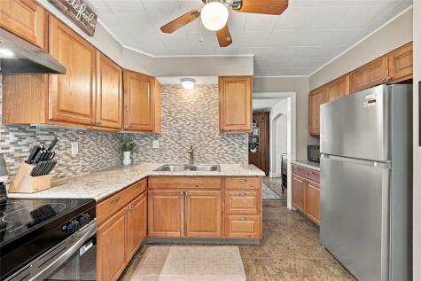 54 Sampson Avenue Ingram PA 15205