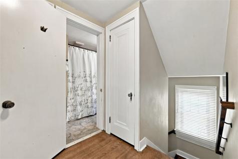 54 Sampson Avenue Ingram PA 15205