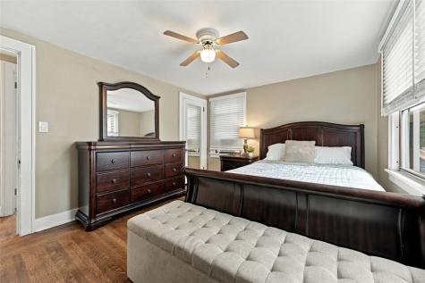 54 Sampson Avenue Ingram PA 15205