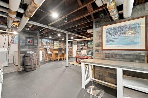 54 Sampson Avenue Ingram PA 15205