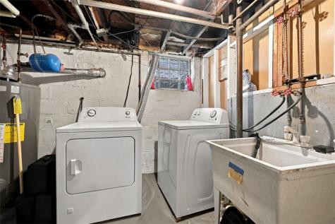 54 Sampson Avenue Ingram PA 15205