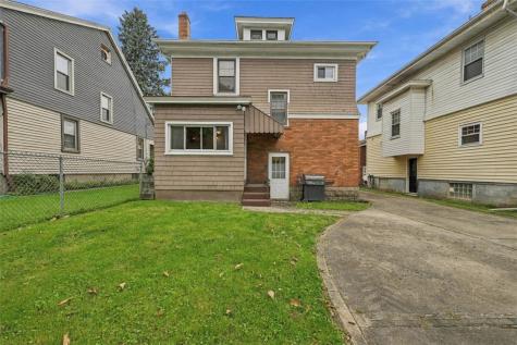 54 Sampson Avenue Ingram PA 15205