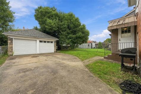 54 Sampson Avenue Ingram PA 15205