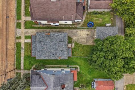 54 Sampson Avenue Ingram PA 15205