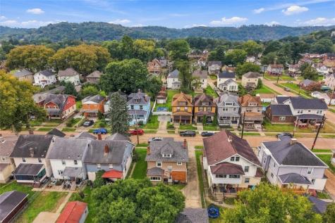 54 Sampson Avenue Ingram PA 15205