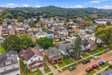 54 Sampson Avenue Ingram PA 15205