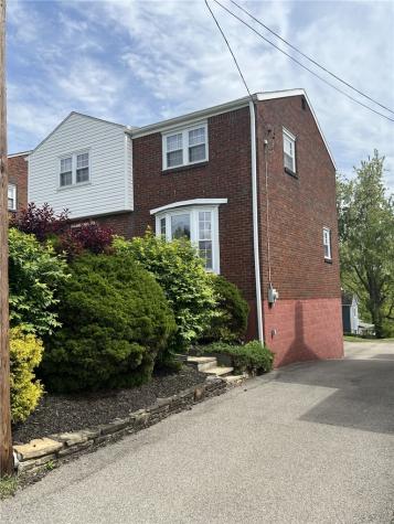 571 Helena Street East Mckeesport PA 15035
