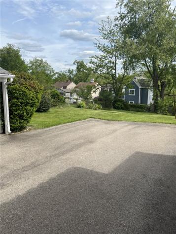 571 Helena Street East Mckeesport PA 15035