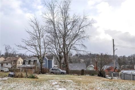 571 Helena Street East Mckeesport PA 15035