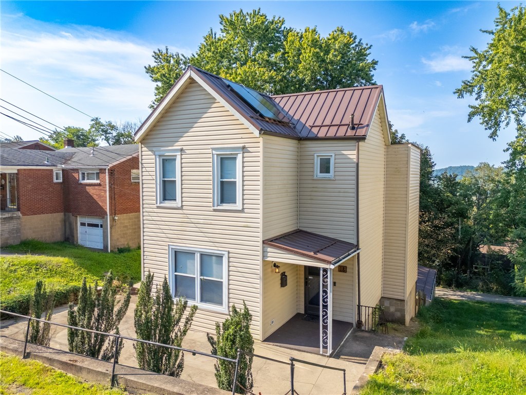 18 Charlton Street Ingram PA 15205