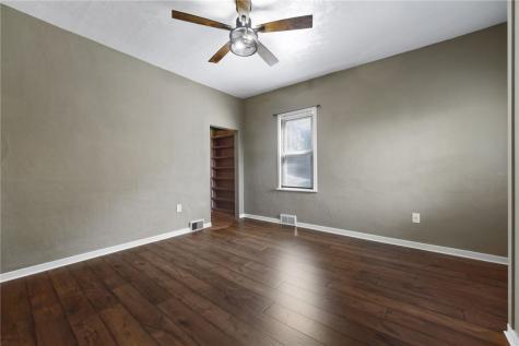 18 Charlton Street Ingram PA 15205