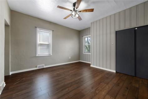 18 Charlton Street Ingram PA 15205