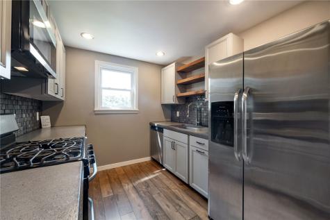 18 Charlton Street Ingram PA 15205