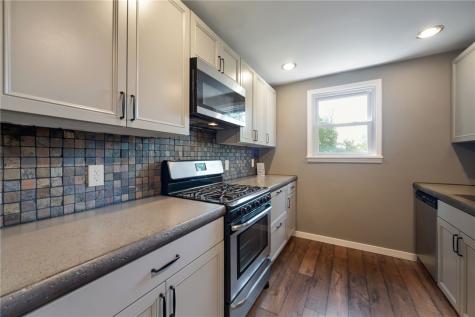18 Charlton Street Ingram PA 15205