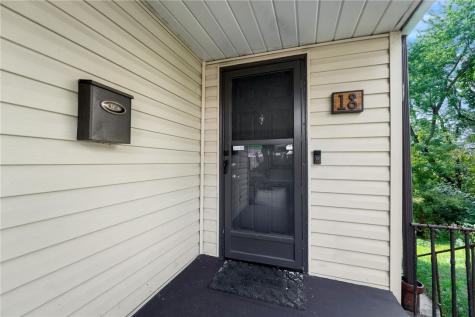 18 Charlton Street Ingram PA 15205