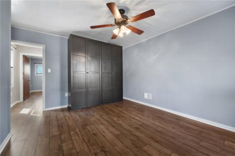 18 Charlton Street Ingram PA 15205