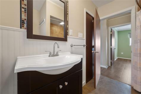 18 Charlton Street Ingram PA 15205