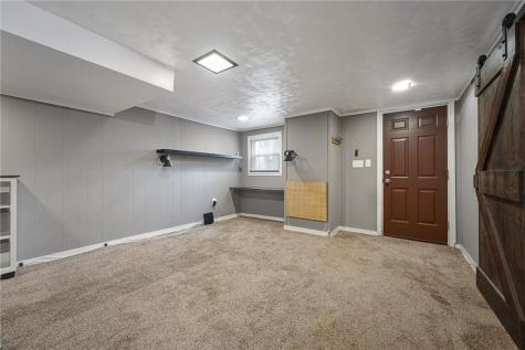 18 Charlton Street Ingram PA 15205