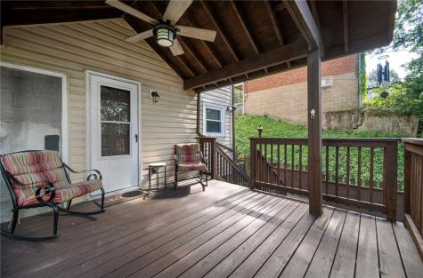 18 Charlton Street Ingram PA 15205