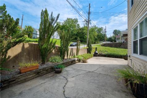 18 Charlton Street Ingram PA 15205