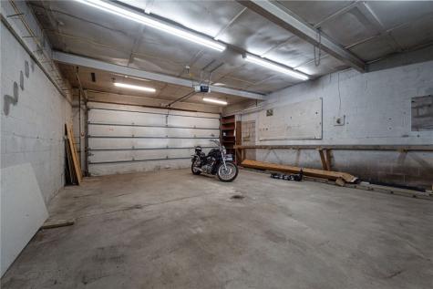 18 Charlton Street Ingram PA 15205