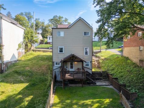 18 Charlton Street Ingram PA 15205