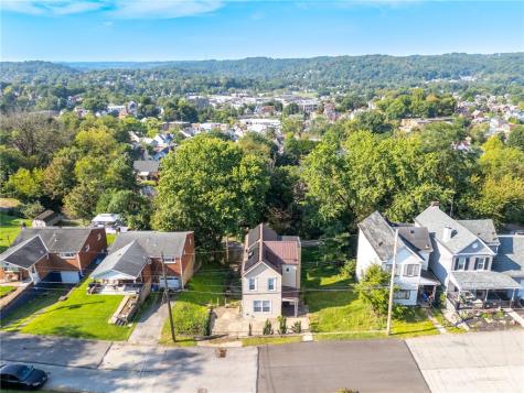 18 Charlton Street Ingram PA 15205