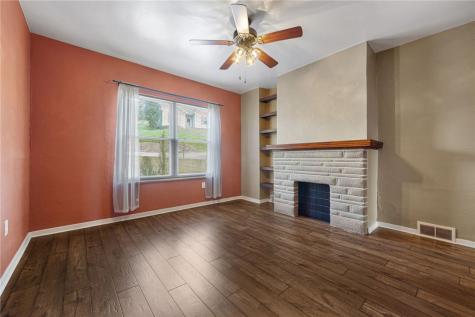 18 Charlton Street Ingram PA 15205