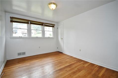 371 Chess Street Bridgeville PA 15017