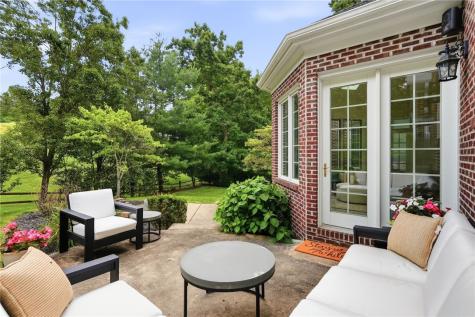 7000 Pinehurst Drive Collier Township PA 15142