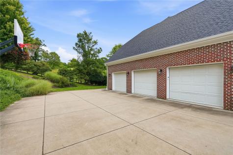 7000 Pinehurst Drive Collier Township PA 15142
