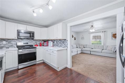 66 S 7th Street Sharpsville PA 16150