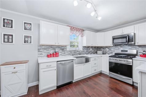 66 S 7th Street Sharpsville PA 16150