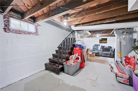 66 S 7th Street Sharpsville PA 16150