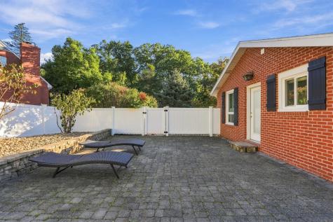2501 Tall Timber Drive Hampton PA 15101