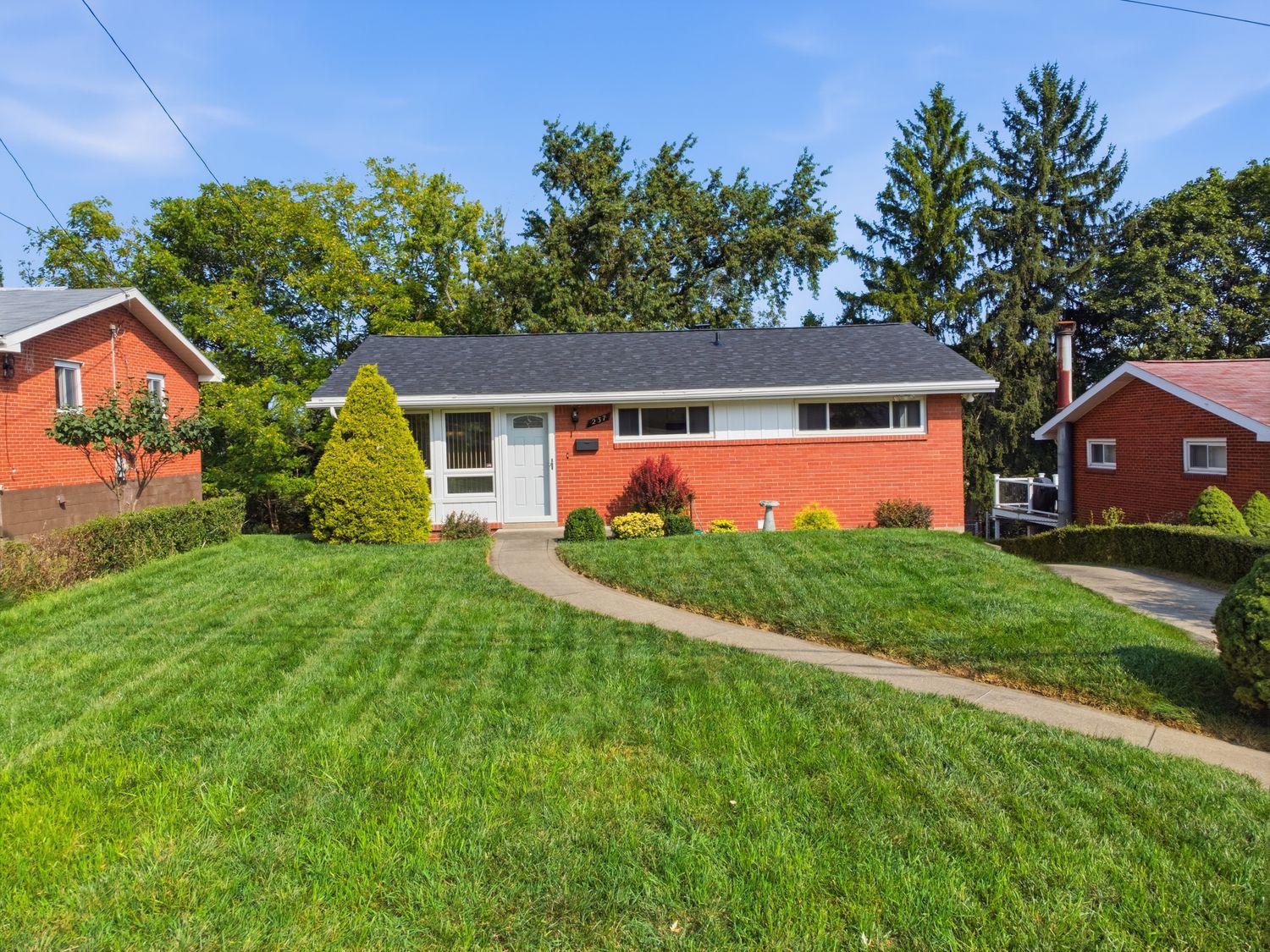 237 Woodridge Drive Green Tree PA 15106